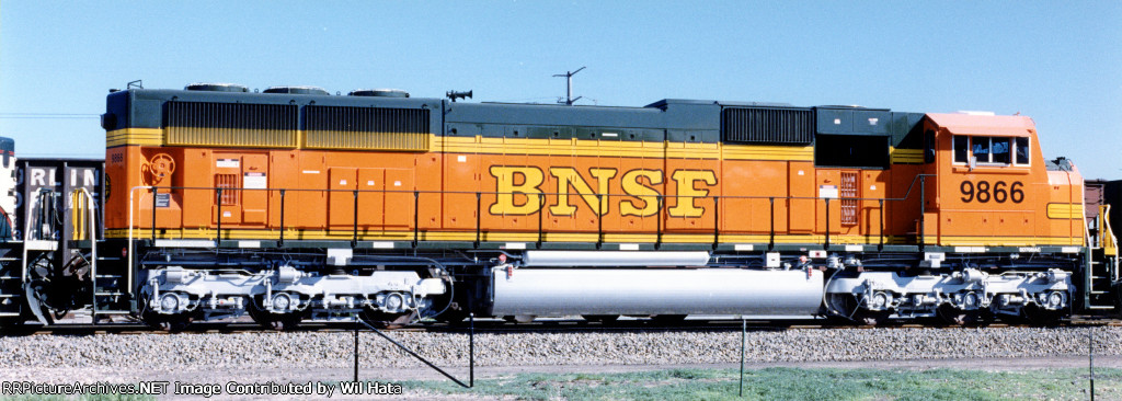 BNSF SD70MAC 9866